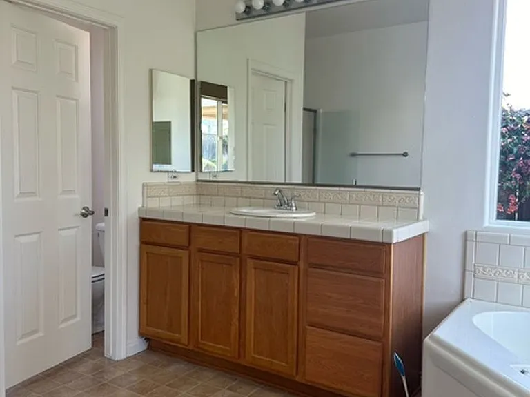 11713 Alton Manor Dr — Photo 3