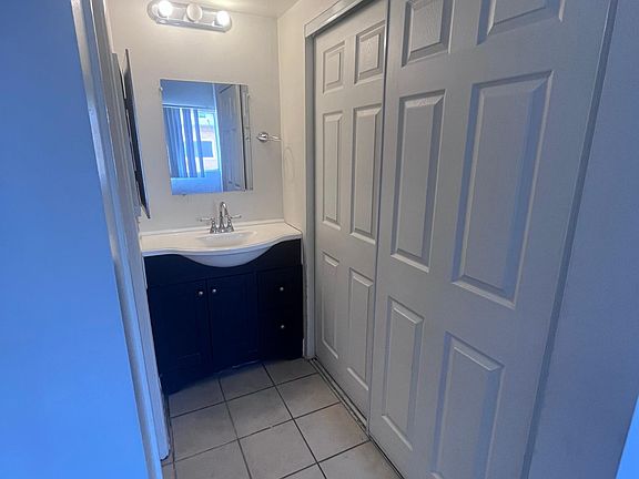 5th image of 1720 Grismer Ave APT M