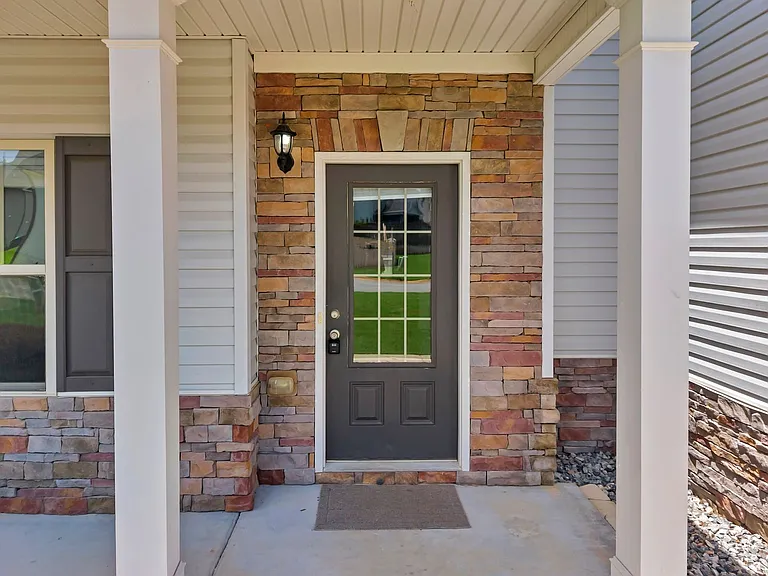 139 Stoney Creek Dr — Photo 4