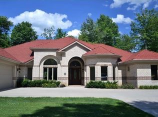 100 Airport Ln, Scenery Hill, PA 15360