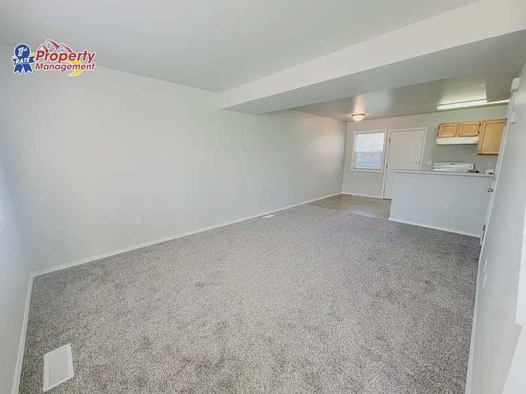 2062 N Gladewater Ave — Photo 4