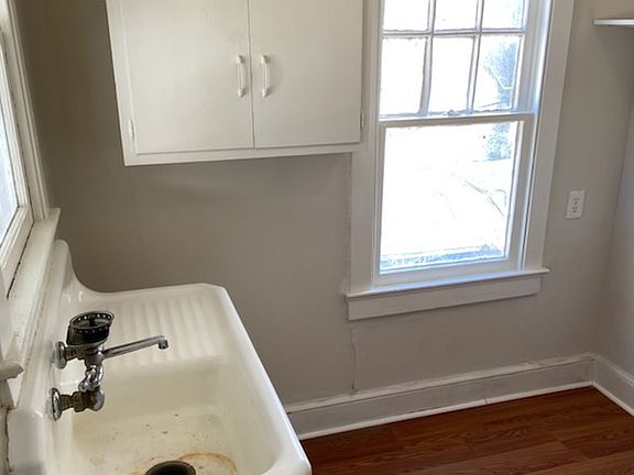 2nd image of 236 4th Ave Unit 201
