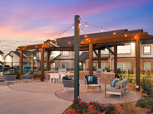 Hudson at Crossroads District