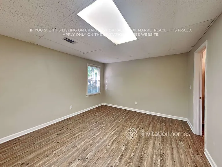 980 Burning Bush Dr — Photo 16