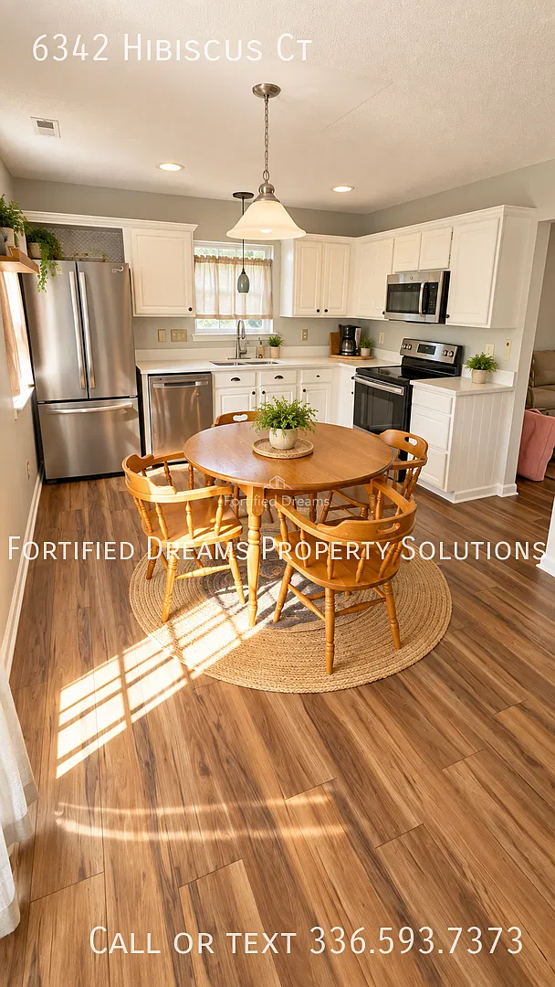 The Backyard, 3br Townhome + Loft + Location! — Photo 2