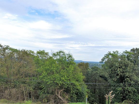 3rd image of Skyline Dr