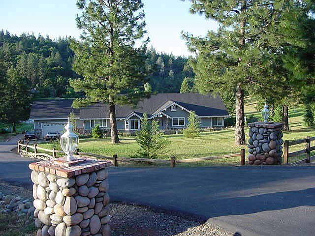 Driveway Entrance