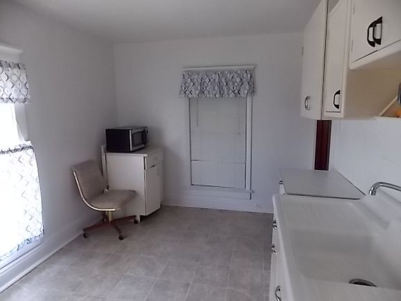 3rd image of 626 S 2nd Ave #2