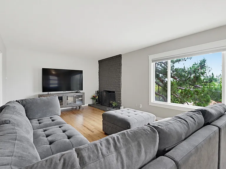 7372 Stanford Ave — Photo 6