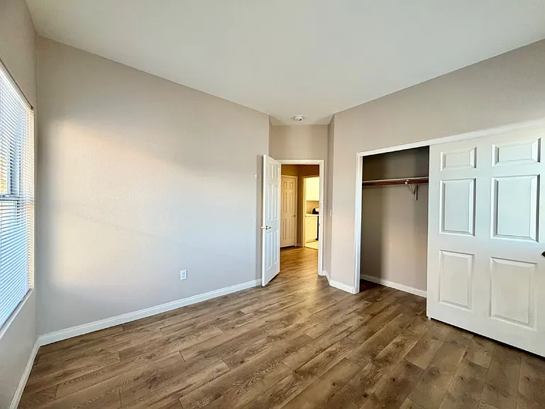 8917 Waltzing Waters Ct — Photo 41