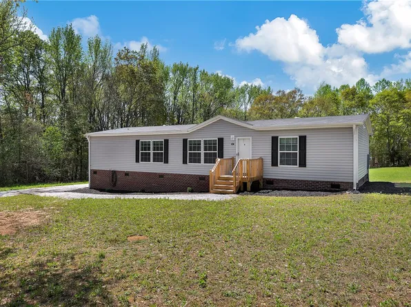 225 W Lake St, Iva, SC 29655