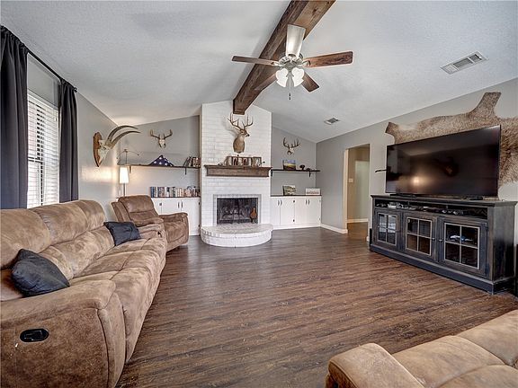 4th image of 2214 Kirby Rd