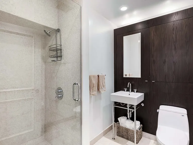 104 Charlton St #1/2E — Photo 7