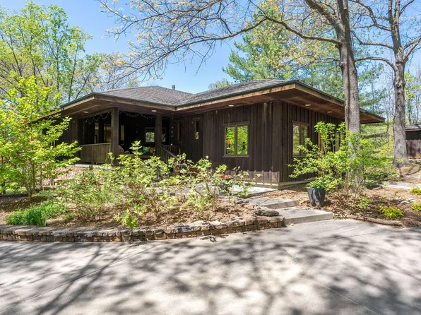 1136 Us Highway 40, New Franklin, MO 65274