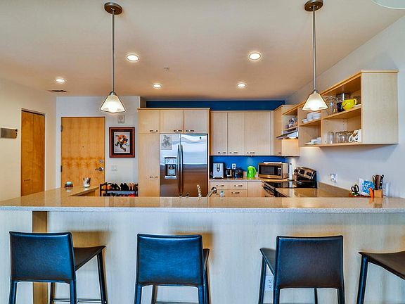 2nd image of 309 W Washington Ave Unit 807
