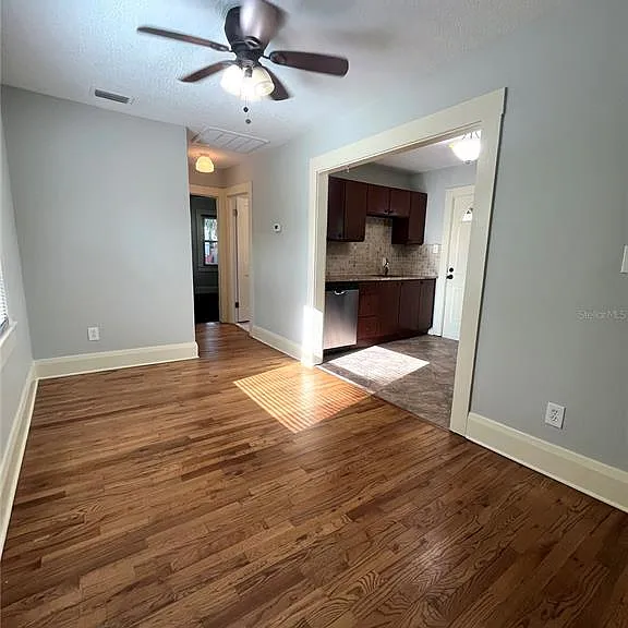 402 W Paris St — Photo 11