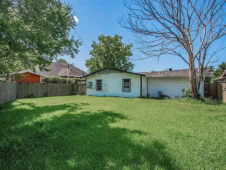 4230 W Broadway St — Photo 25