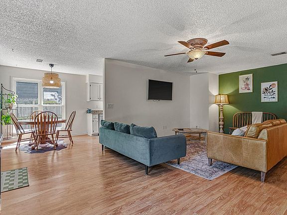 4th image of 1302 Medallion Cir