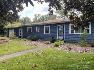 914 Harrisburg Dr SW, Lenoir, NC 28645