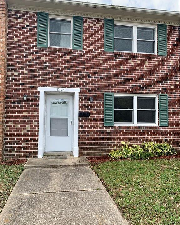 1st image of 835 Cathedral Dr