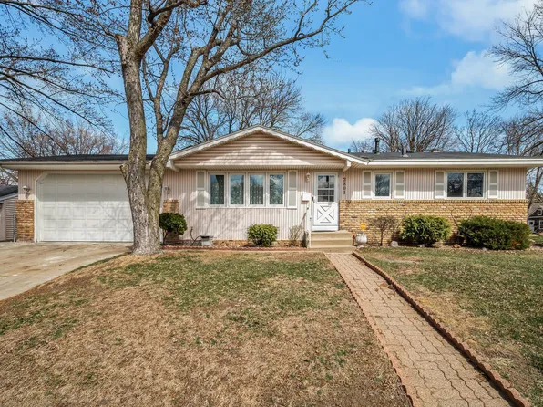 3801 Zenith Ave N, Robbinsdale, MN 55422