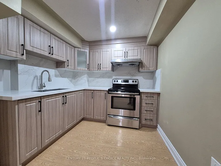 1292 Godwick Dr #LOWER — Photo 13