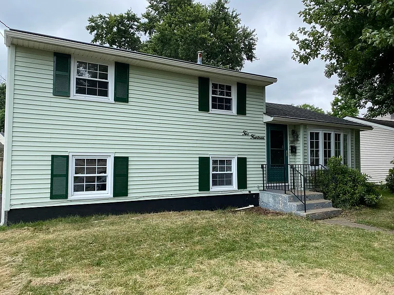 214 Marion Ave — Photo 1