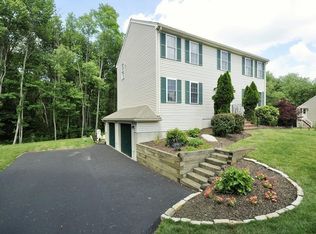 20 Horseshoe Ln, Bridgewater, MA 02324