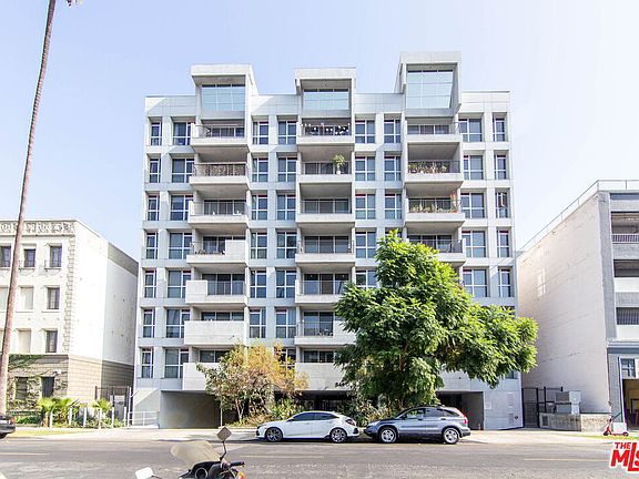 3rd image of 540 S Kenmore Ave Unit 303