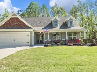 135 Fair Oaks Ct, Commerce, GA 30529