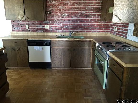 5th image of 3145 Jamaica Blvd S
