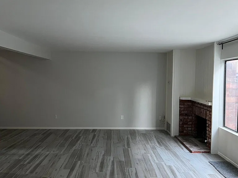 304 Campbell Ln — Photo 7