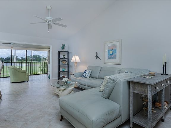 4th image of 5825 Trailwinds Dr APT 425