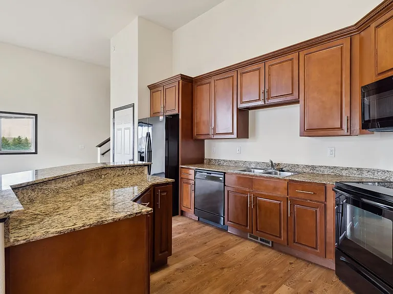 Town Square Townhomes — Photo 42