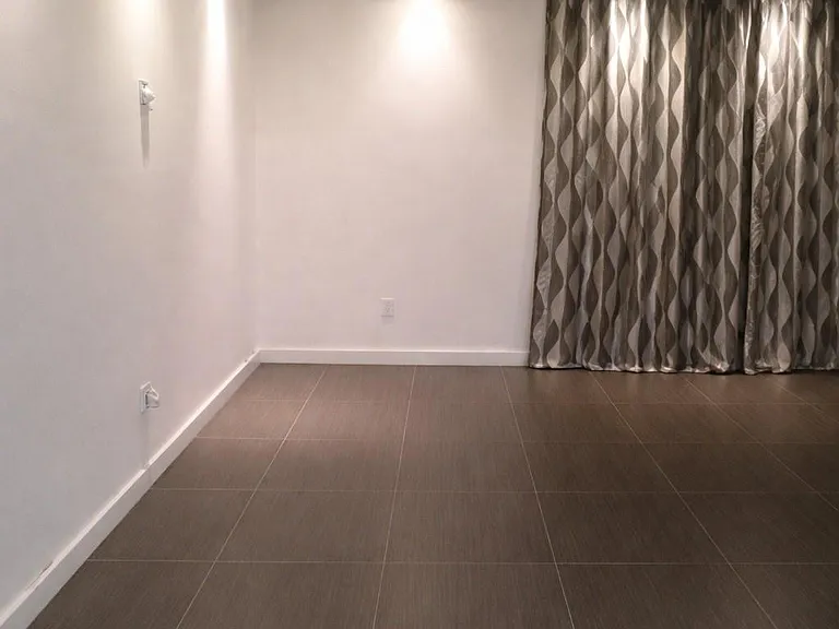 2020 NE 135th St #502 — Photo 11