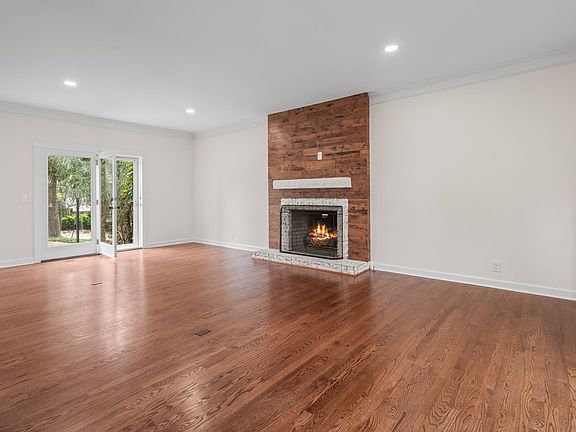 4th image of 4402B Hunt Pl