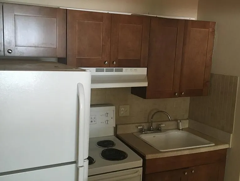36R English Village Rd #104 — Photo 4