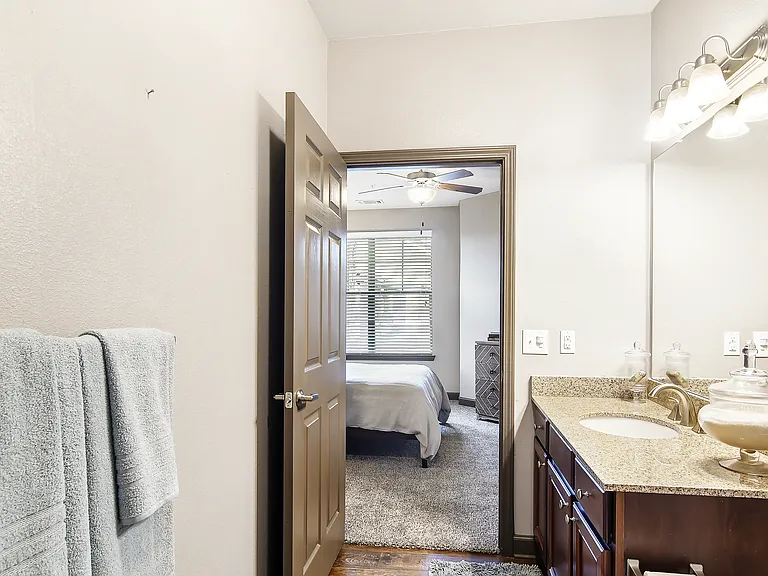 Wellington Grande Apartment Homes — Photo 10