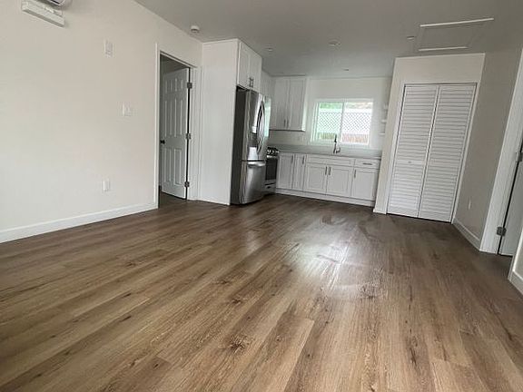 4th image of 339 S Avenue 56 Los