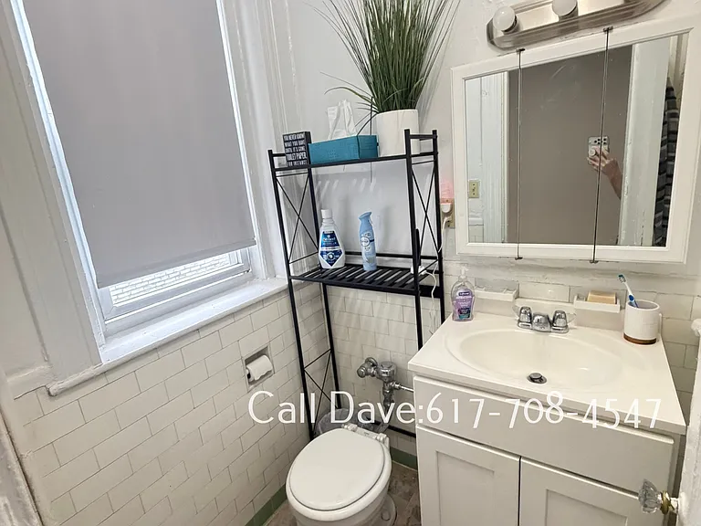 127 Sutherland Rd #D — Photo 17