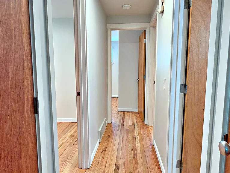 12820 SW Edgewood St — Photo 11