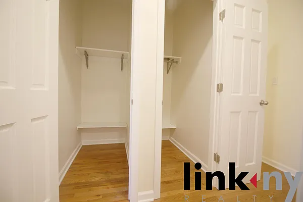 Rented by Link NY Realty | media 30