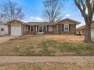 412 Palermo Dr, Ballwin, MO