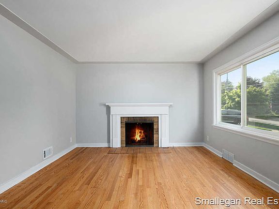 2nd image of 1118 Northwood St NE