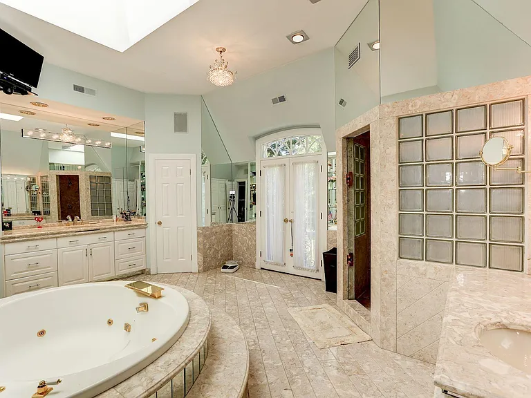 10912 Martingale Ct — Photo 12