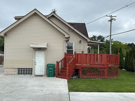 2nd image of 2232 Garden St