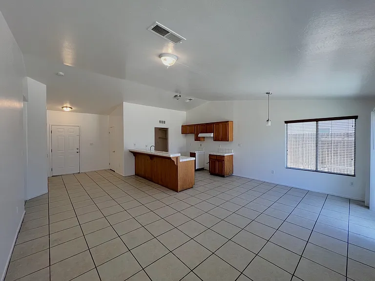 1408 Interlaken Dr — Photo 6
