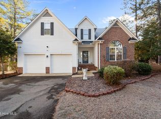 8 Carter Lane, Pinehurst, NC 28374
