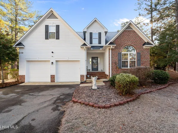 8 Carter Lane, Pinehurst, NC 28374