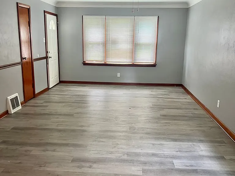 9100 Stansberry Ave — Photo 3